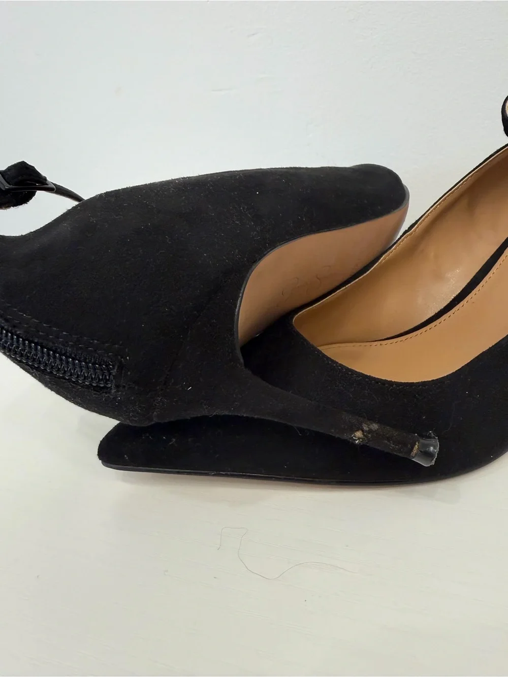 Jessica Simpson chic pointed